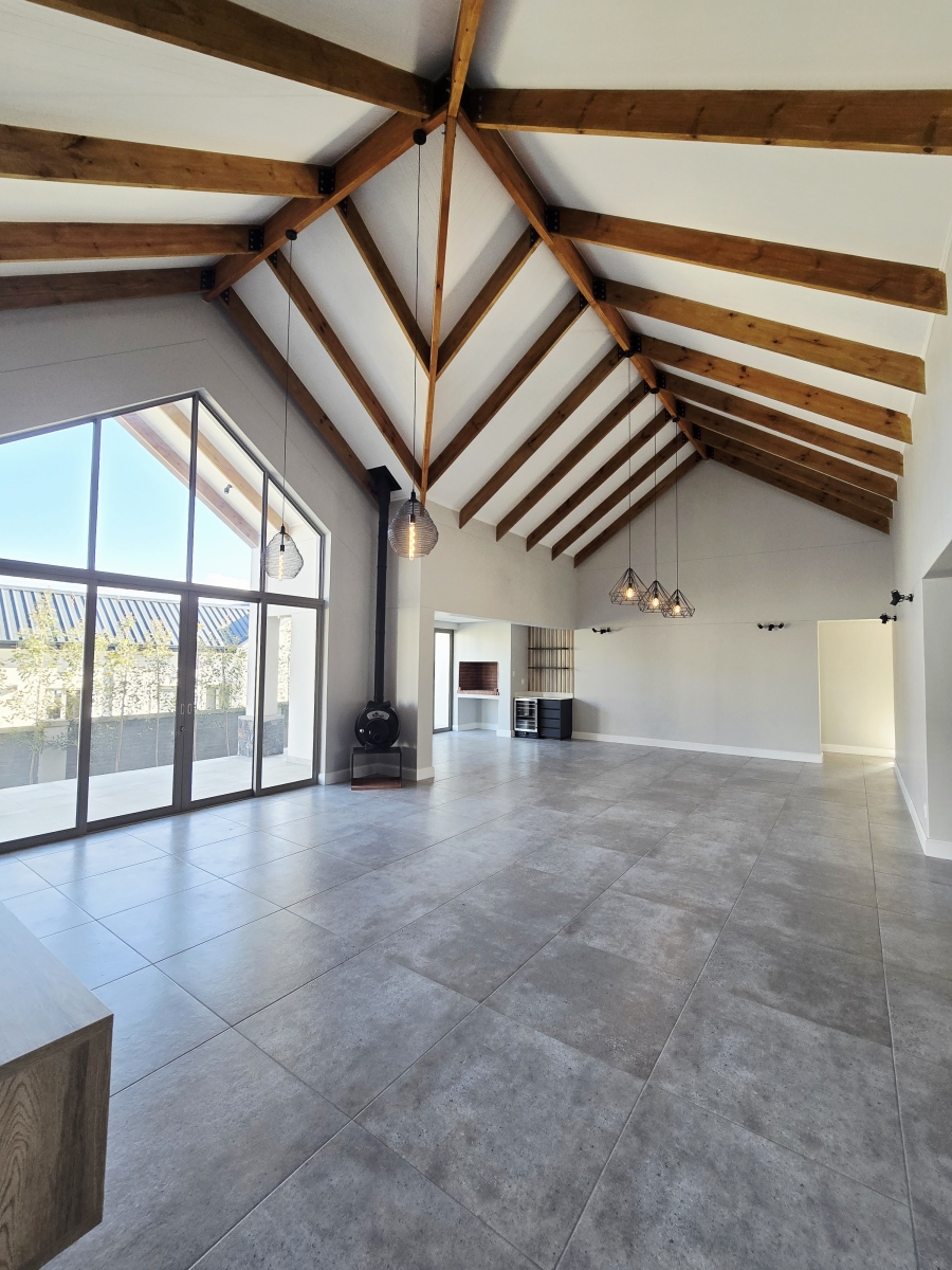4 Bedroom Property for Sale in Kingswood Golf Estate Western Cape